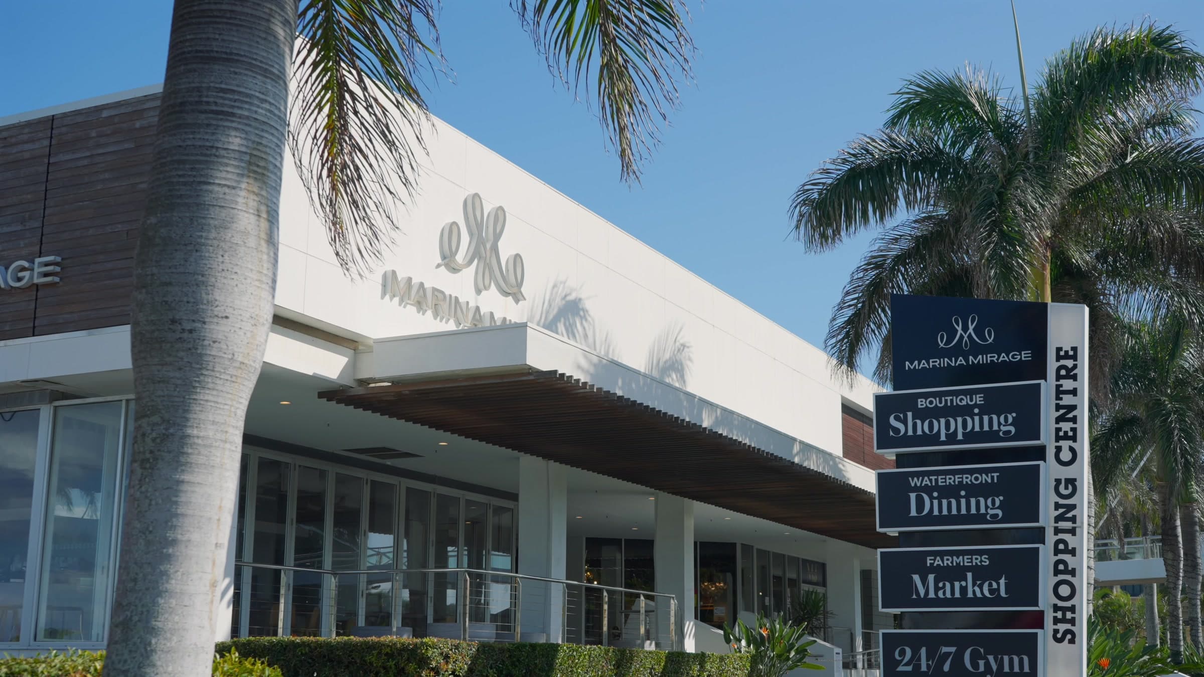 Marina Mirage shopping centre near SOMA